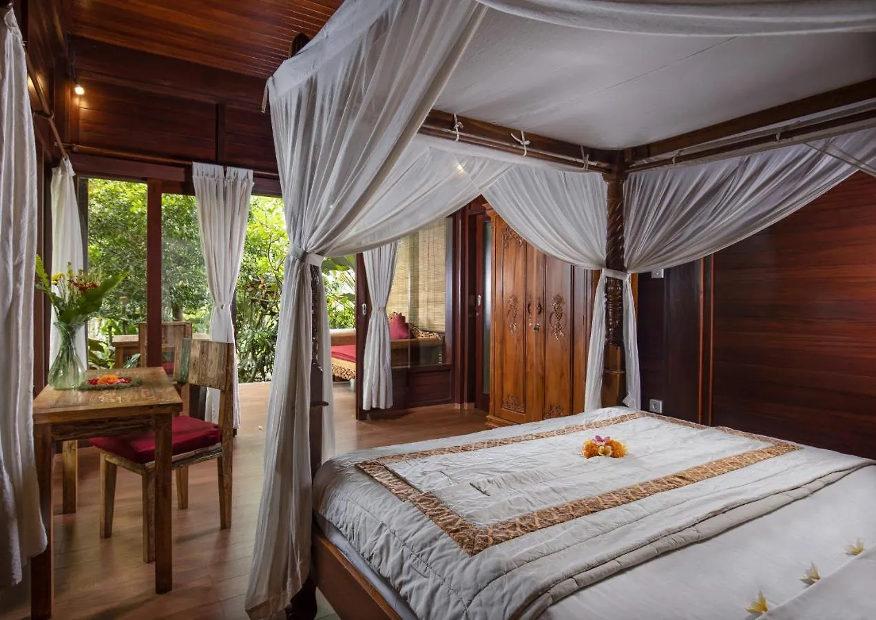 Secluded Jungle Villa Ubud Couette-café